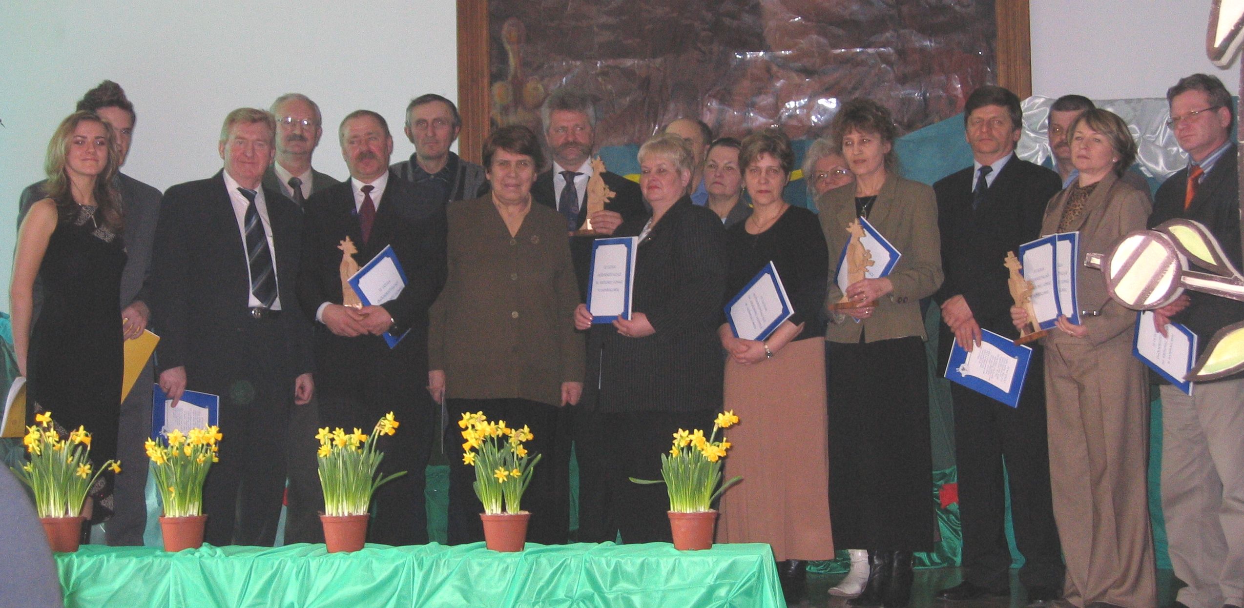 Zdjęcie laureatów z 2004 roku